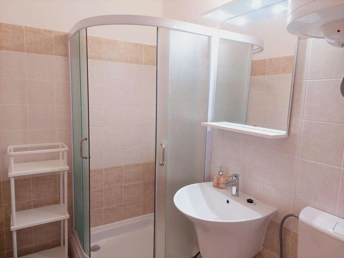 Apartments Donadic I, Caska نوفاليا المظهر الخارجي الصورة
